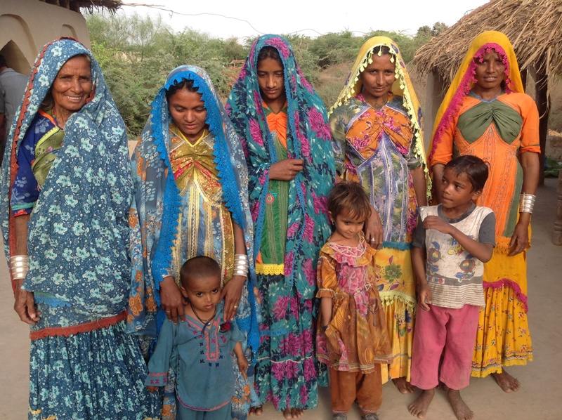 Women and children of the Kutchi Kolhi community