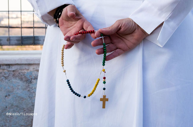 Pray the Rosary: ‘Our Mother will help us overcome this trial’