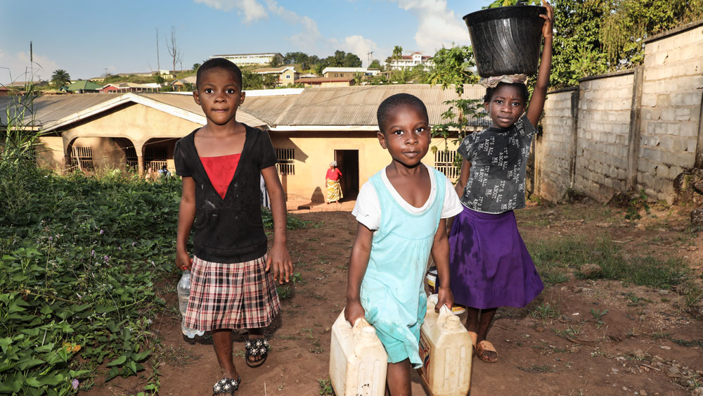 Internally displaced children fetching water in Cameroon