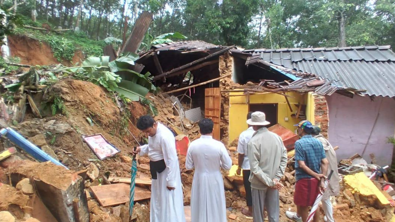 Sri Lanka: ‘The country is underwater’